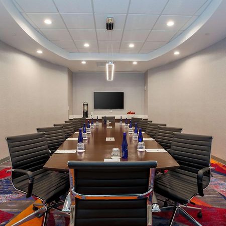 Отель Doubletree By Hilton Atlanta Airport Колледж Парк Экстерьер фото