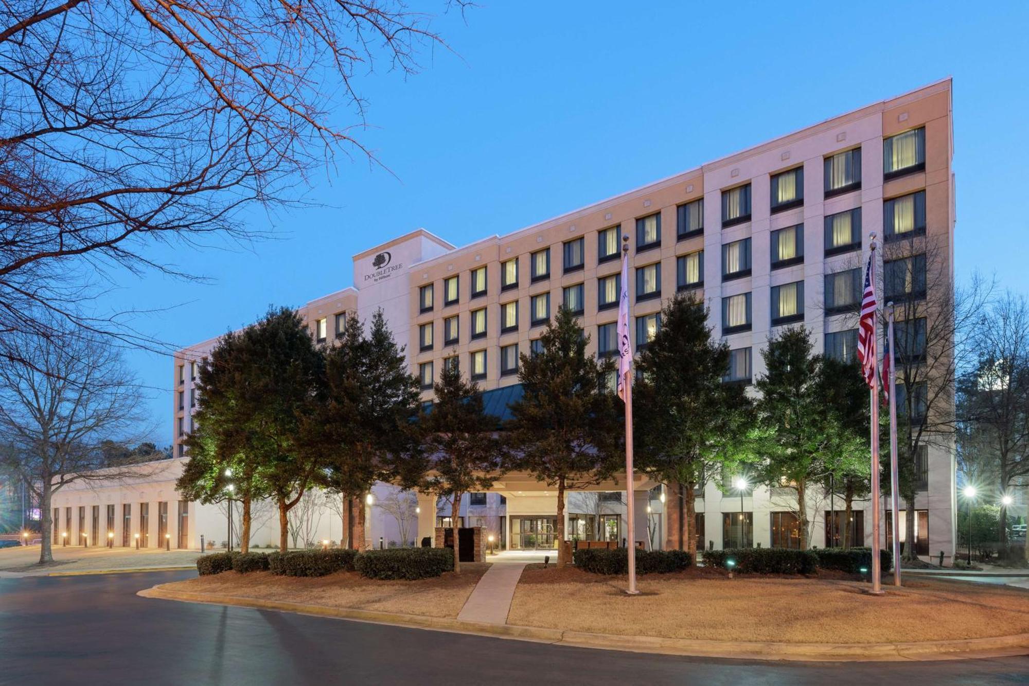 Отель Doubletree By Hilton Atlanta Airport Колледж Парк Экстерьер фото