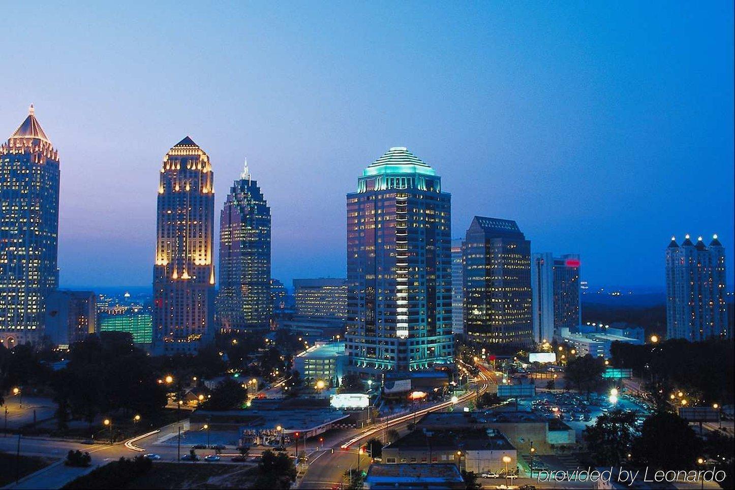 Отель Doubletree By Hilton Atlanta Airport Колледж Парк Экстерьер фото